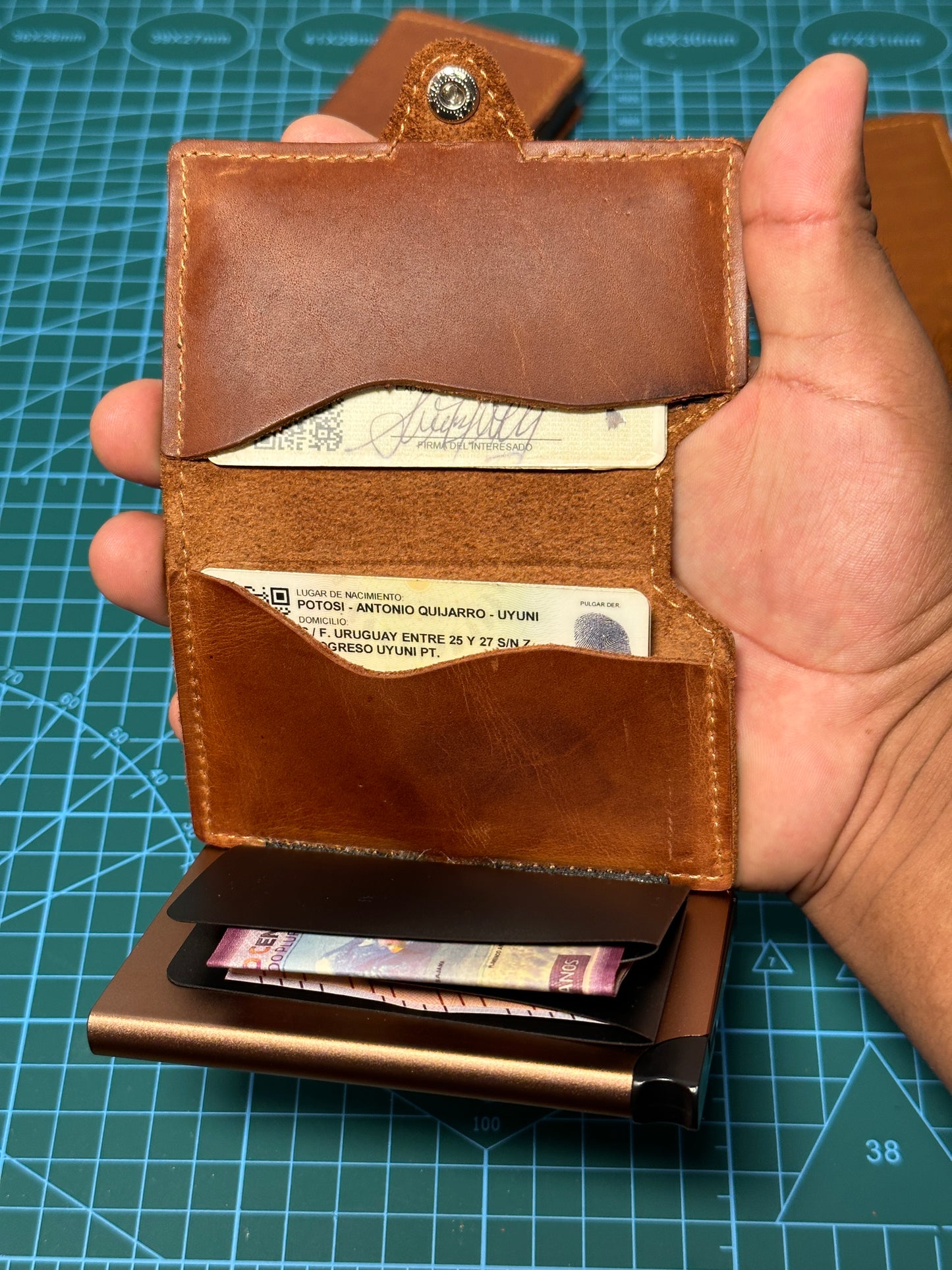 XLCUSIVE™ – Billetera Inteligente de Cuero Genuino