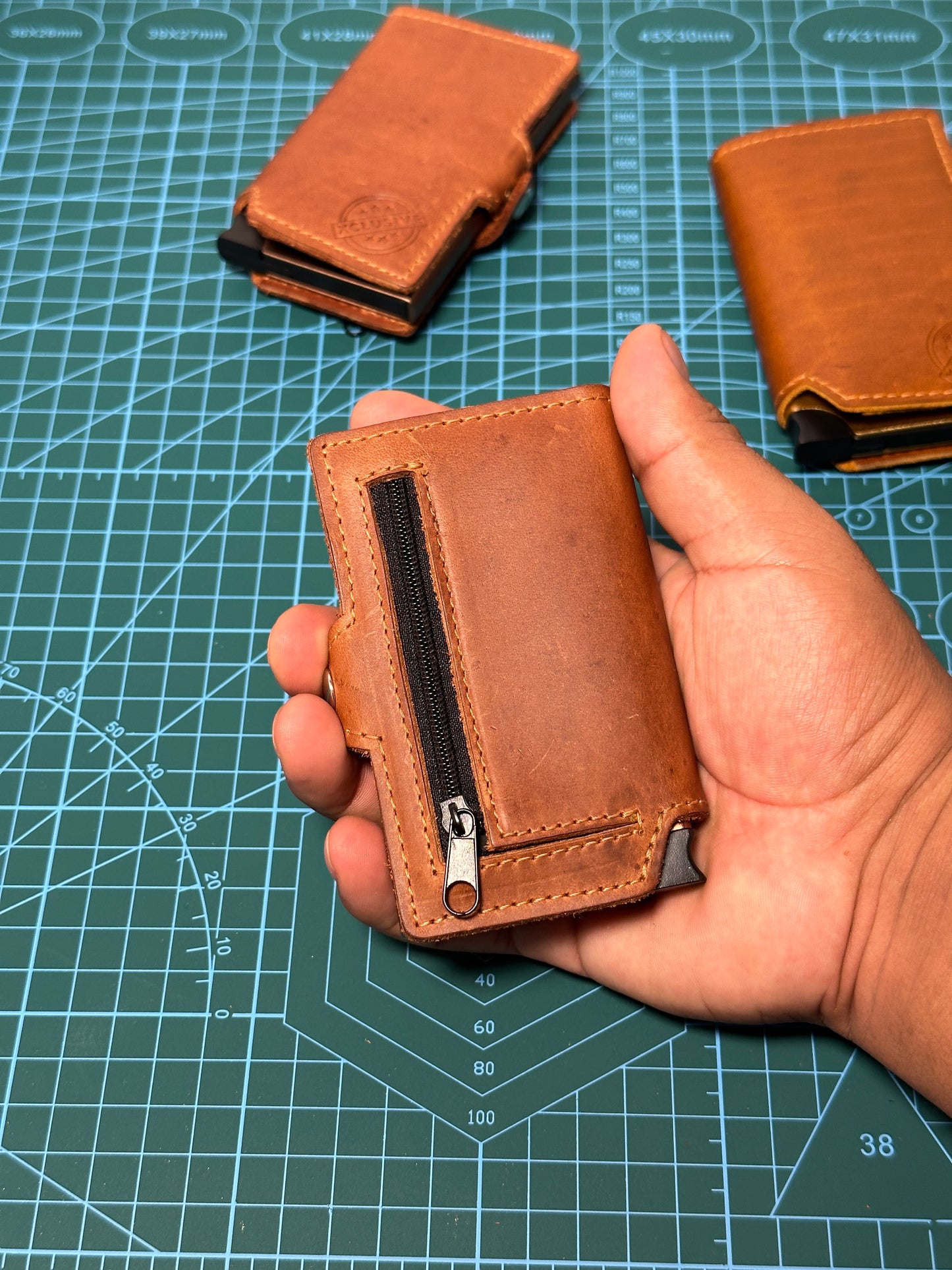 XLCUSIVE™ – Billetera Inteligente de Cuero Genuino