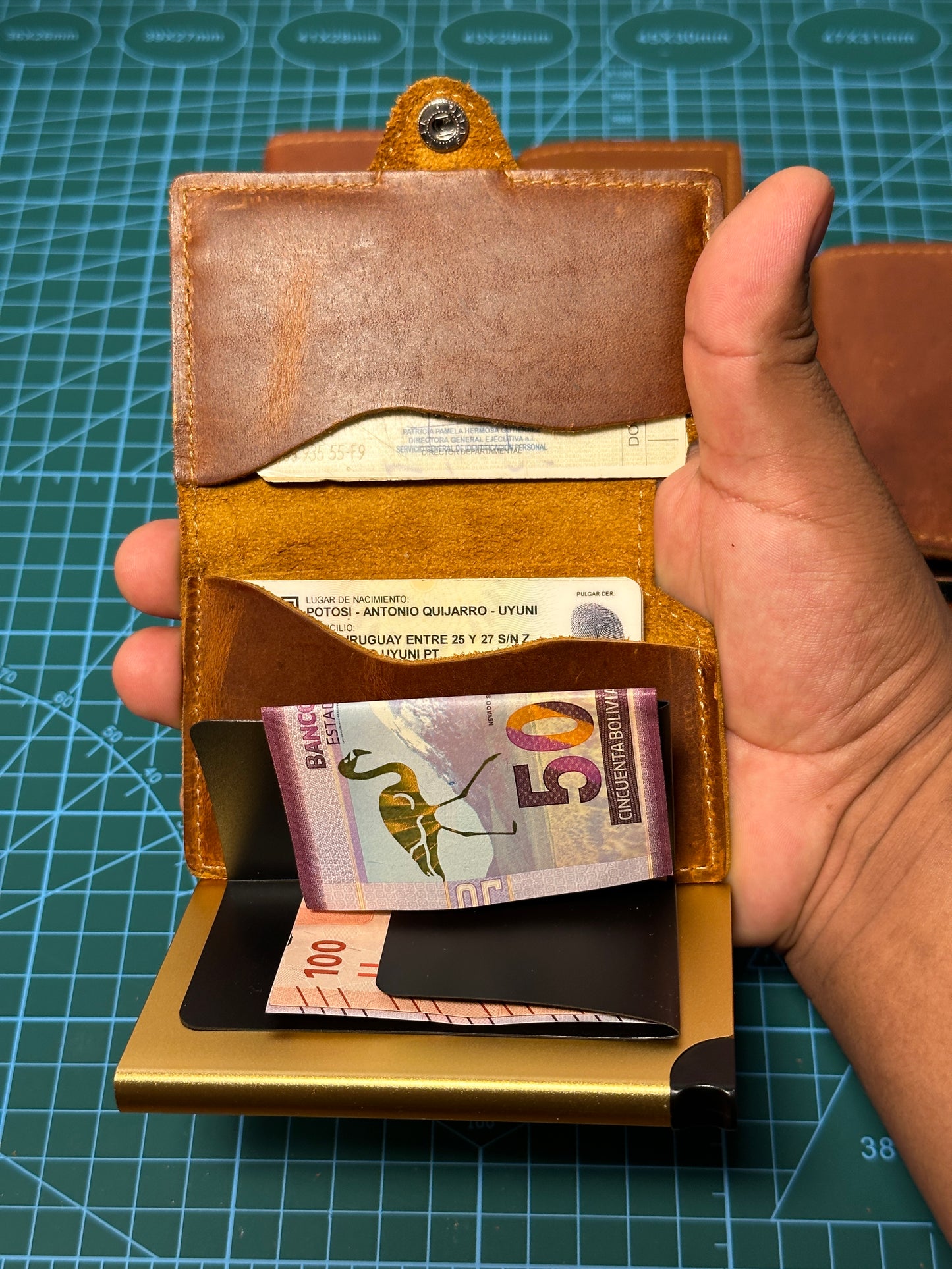 XLCUSIVE™ – Billetera Inteligente de Cuero Genuino